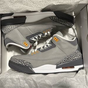 Air Jordan 3 Retro - Silver and White Graphite